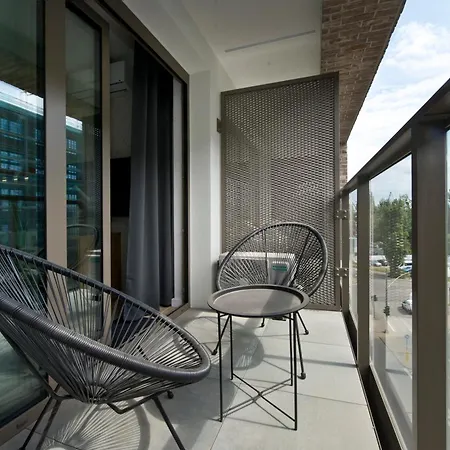 Yourapart Popieluszki Close To The Ecs -europiean Centrum Solidarity Muzeum