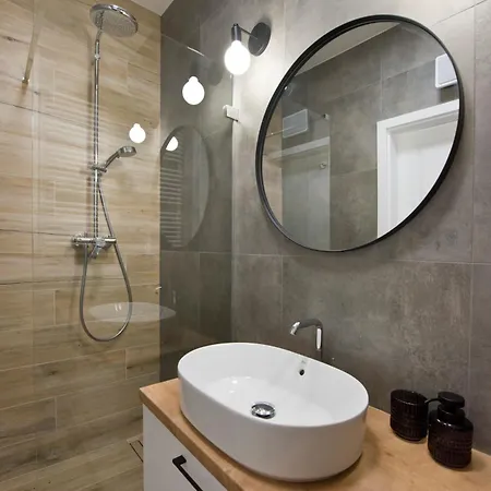 Appartement Yourapart Popieluszki Close To The Ecs -europiean Centrum Solidarity Muzeum *