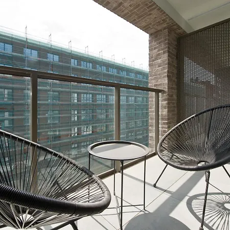 Yourapart Popieluszki Close To The Ecs -europiean Centrum Solidarity Muzeum *