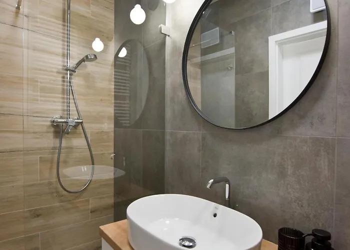 Apartment Yourapart Popieluszki Close To The Ecs -europiean Centrum Solidarity Muzeum *